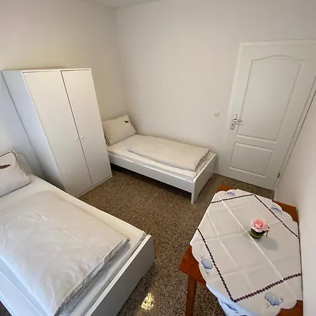 20 Eibach Homestay *